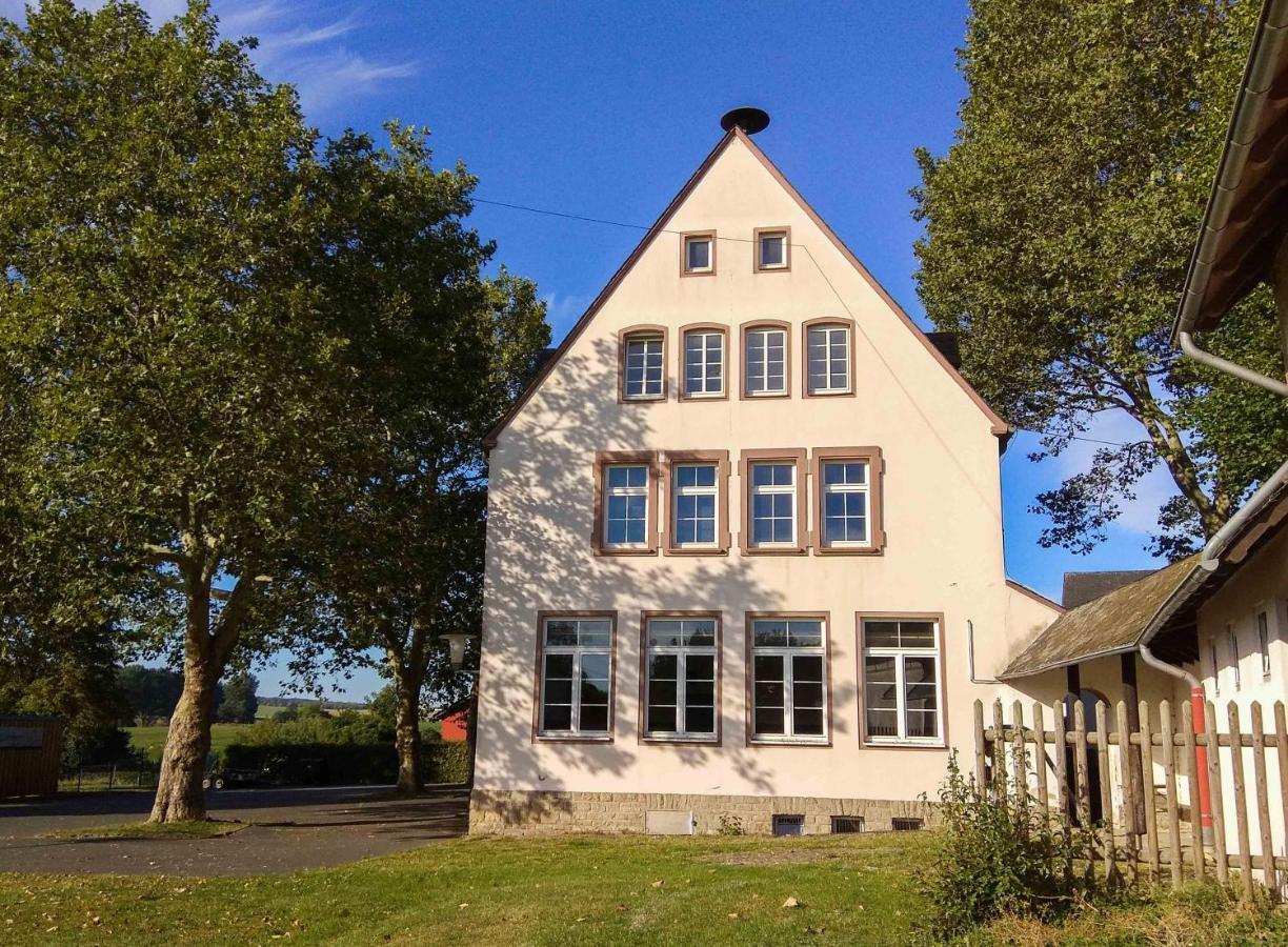 Alte Schule Gaestehaus - Fraeulein Apartment Bitburg Extérieur photo